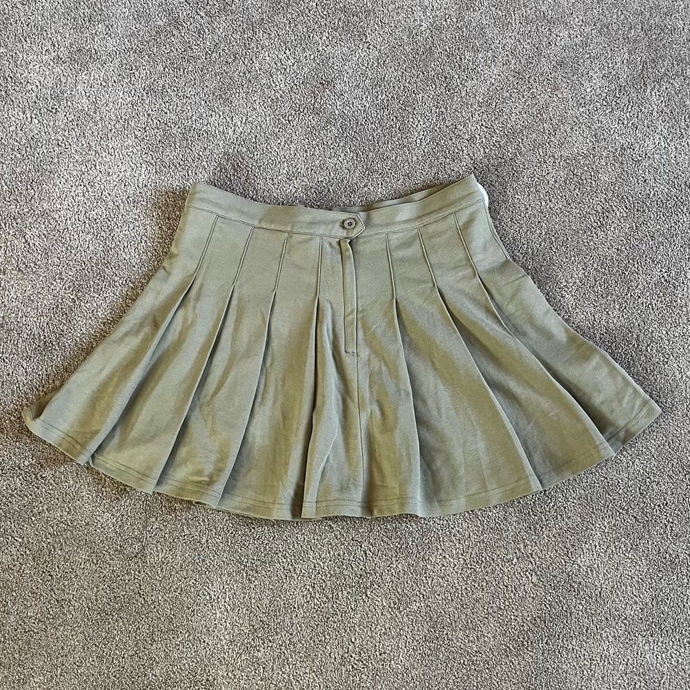 Olive green high-waisted skirt💚